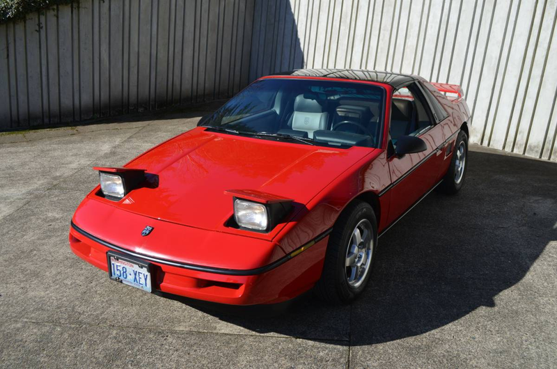 Illustration for article titled At $6,500, Does This 1988 Pontiac Fiero Have The Right Formula?